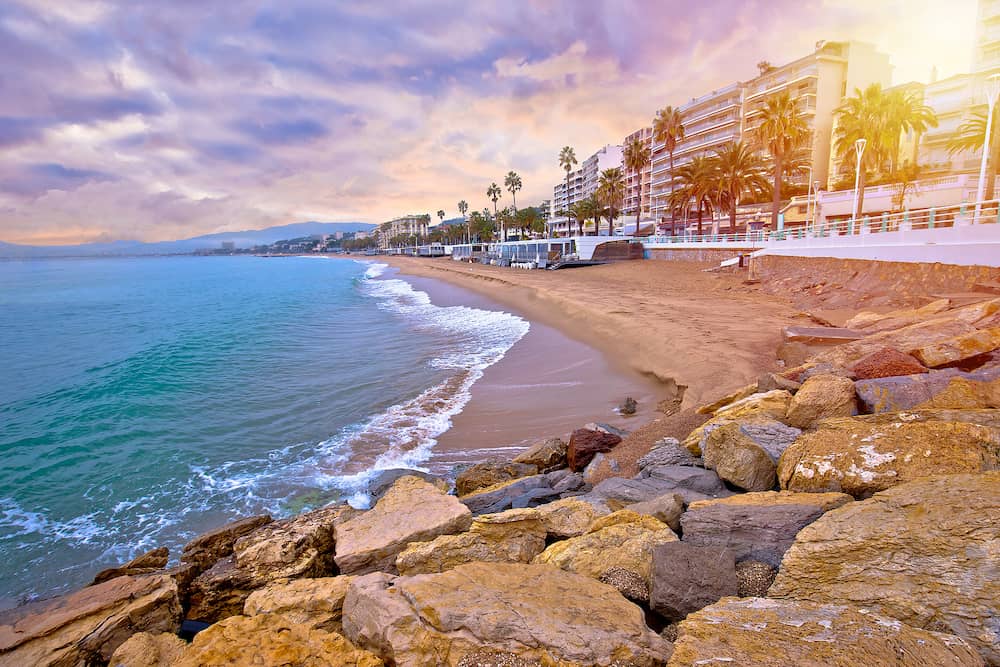 Book Your Ride in Cannes with a Private Driver – Elevate Your French Riviera Experience